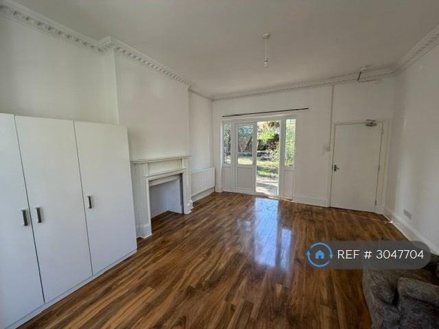House for rent in Myatt's Fields, Greater London