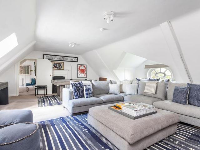 House for rent in The Close, Hampshire