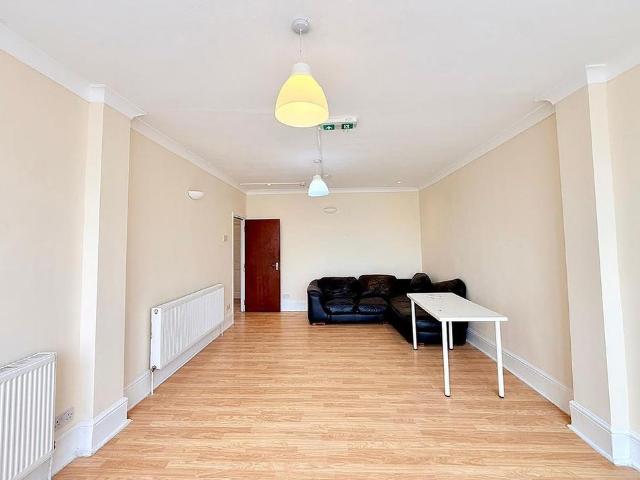 House for rent in Seven Kings, Greater London