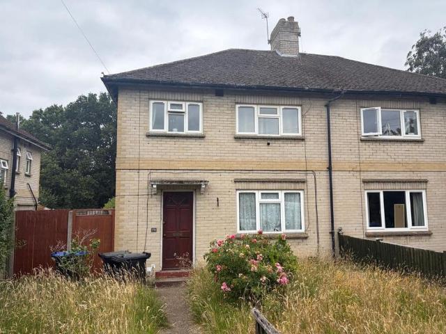 House for rent in Row Town, Surrey