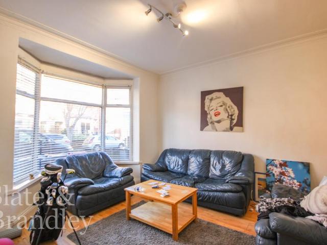 Room for rent in Compton Acres, Barton In Fabis