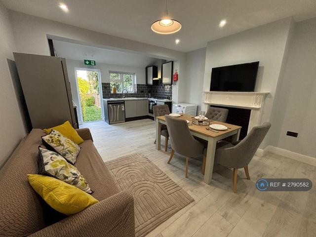 Room for rent in Carshalton Beeches, Greater London