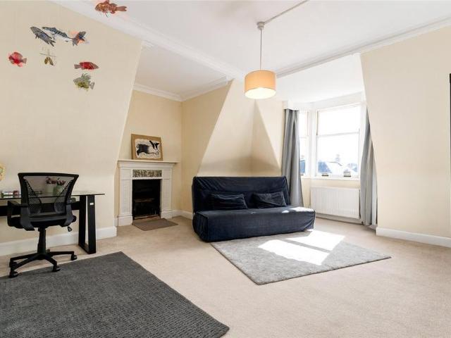 House for rent in Craigmillar Park, Newington