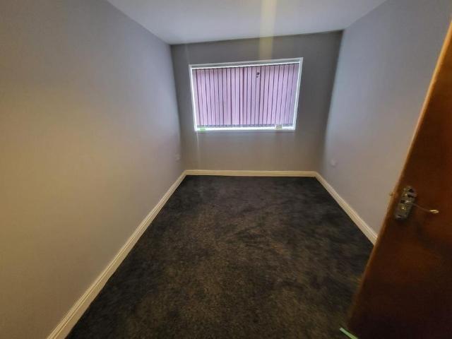 House for rent in Dixons Green, West Midlands