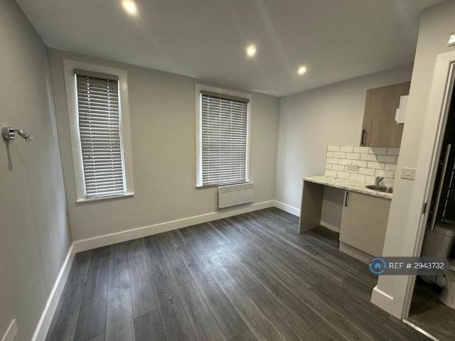House for rent in Pouchen End, Hertfordshire