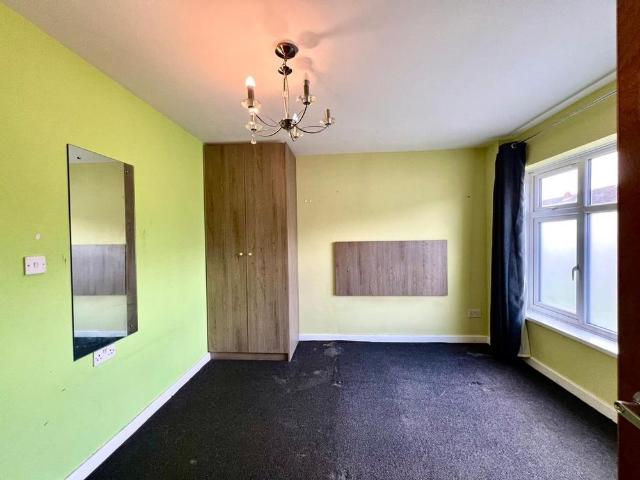 House for rent in Chattern Hill, Lower Halliford