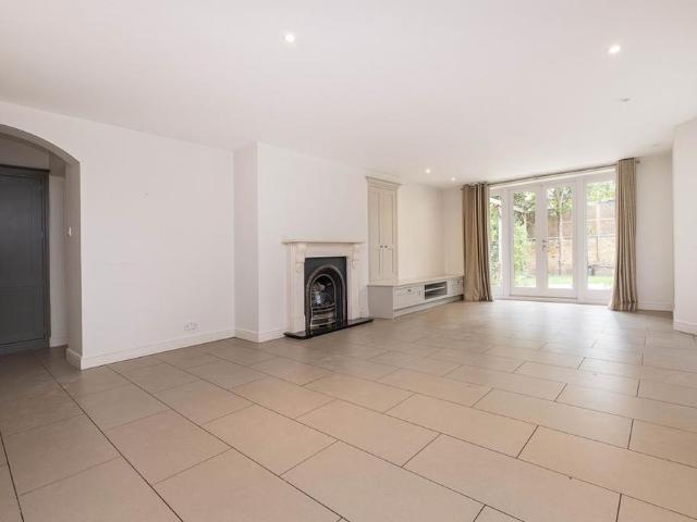 House for rent in Molesey, Elmbridge