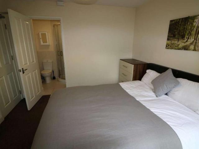 House for rent in Lye Valley, The Slade