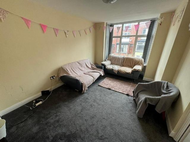 House for rent in Headingley Hill, Leeds