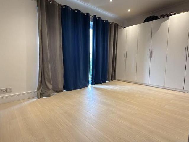 House for rent in Chattern Hill, Lower Halliford