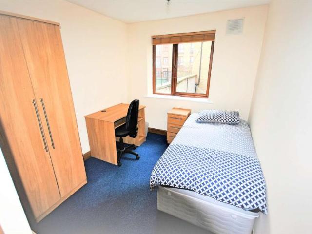 Property to rent in Bluebell, North Tipperary