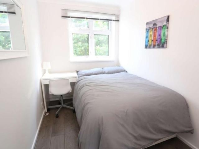 Room for rent in Lyons, Greater London