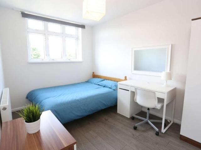 Room for rent in Lyons, Greater London