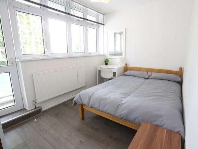 Room for rent in Lyons, Greater London