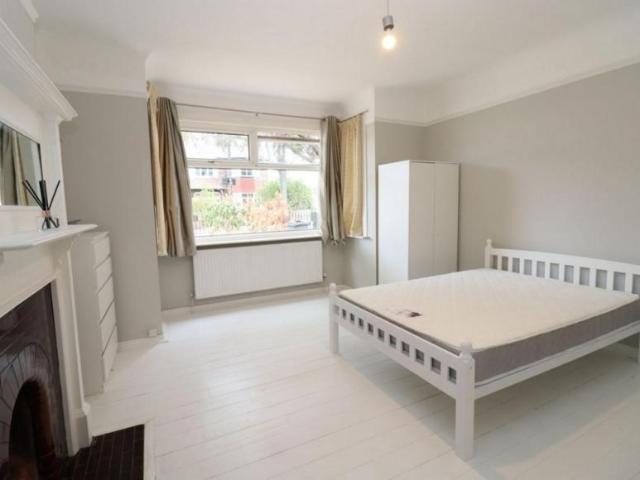 Room for rent in Herne Hill, Greater London