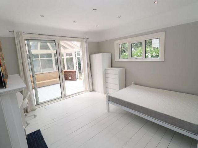 Room for rent in Herne Hill, Greater London