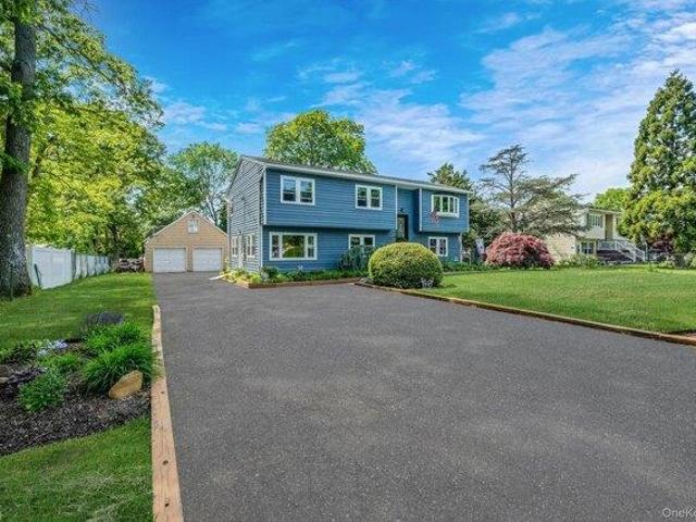 House for sale in Centereach, New York