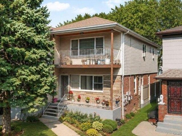 House for sale in Queens, Arverne