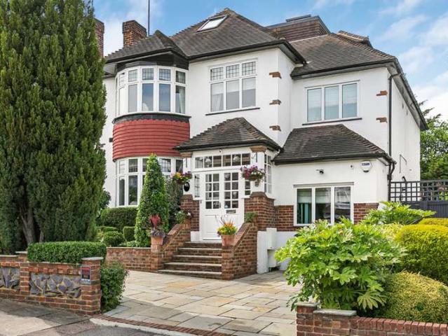 Studio for sale in Greater London