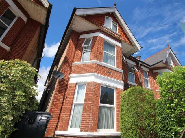 Studio for sale in Boscombe, Bournemouth
