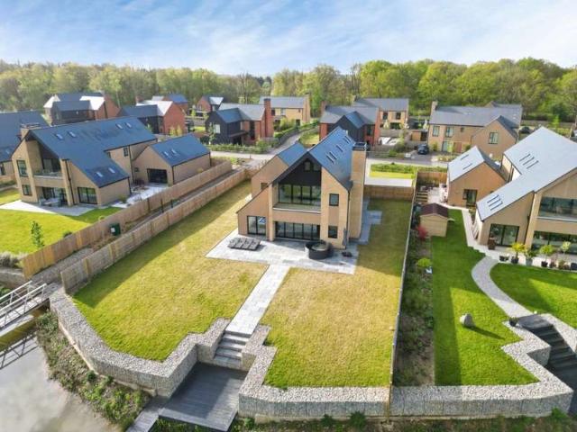 Studio for sale in Bridgefield, Kent