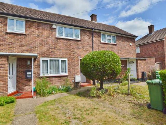 Terraced House for sale in Slough, Wexham Court