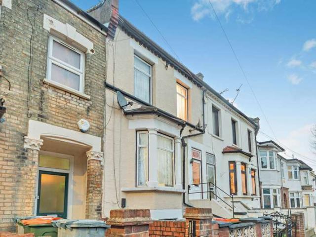 Cottage for sale in Upton Park, Greater London