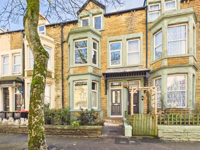 Cottage for sale in West End, Bare