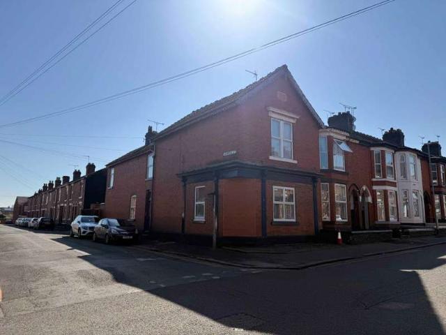 Cottage for rent in Hammond Street