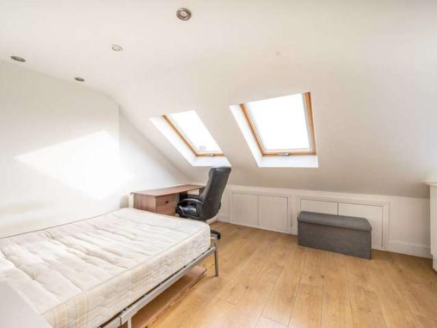 Cottage for rent in Leyton, Leyton