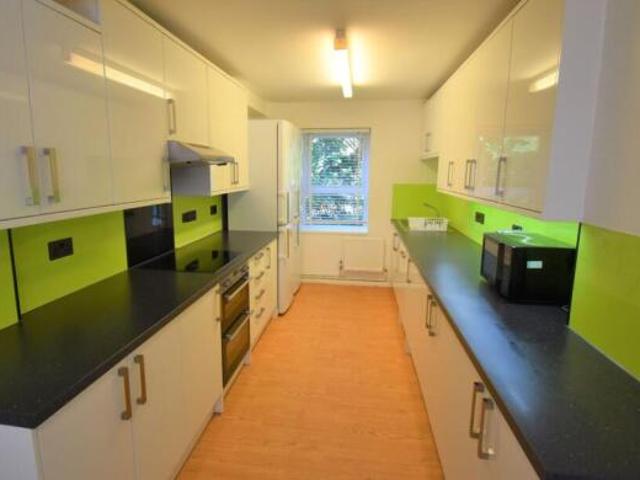 Cottage for rent in Reading