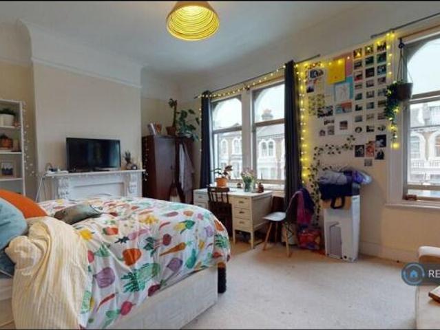 Cottage for rent in Cat Hill