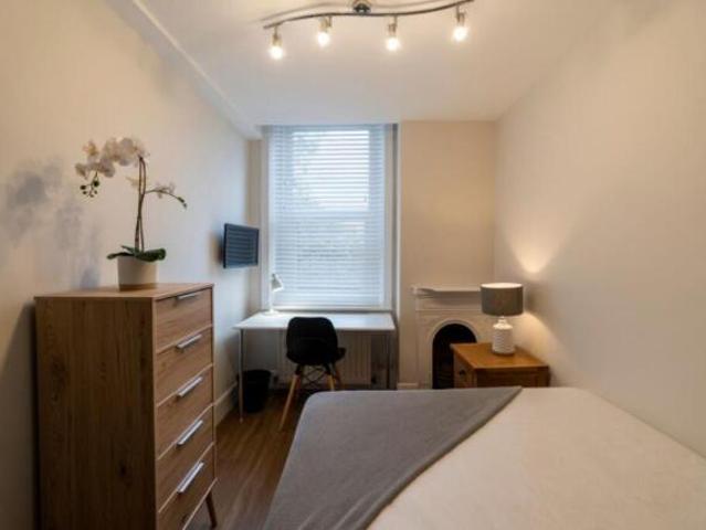 Cottage for rent in Newcastle, Leslie