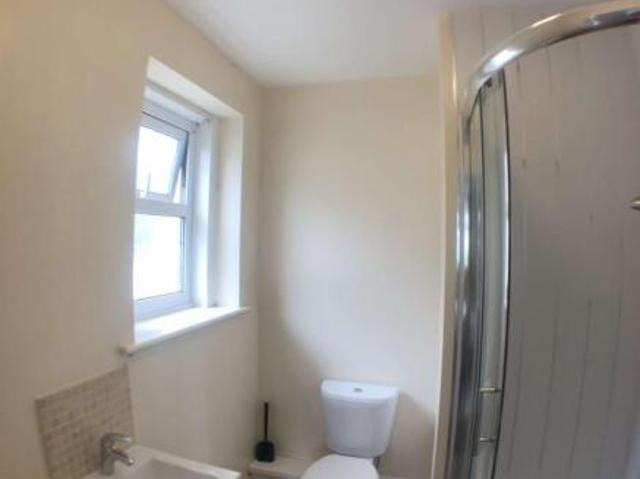 Cottage for rent in Follaton, Strode