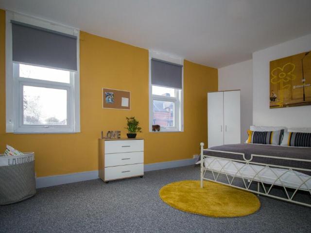 Terraced House for rent in Leicester