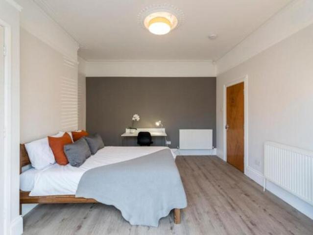 Cottage for rent in Newcastle, Leslie