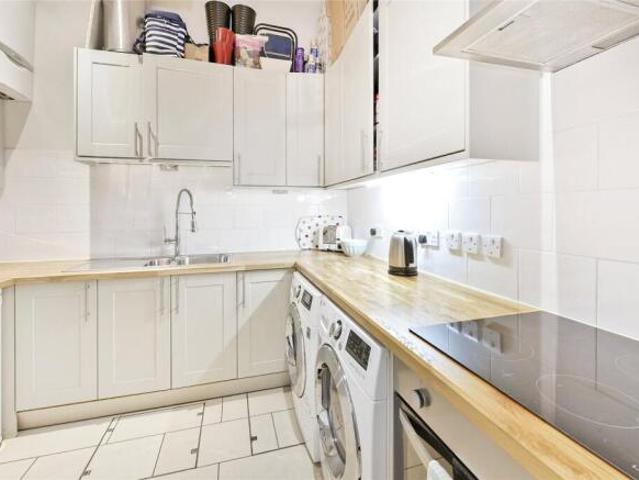 Cottage for rent in Cat Hill