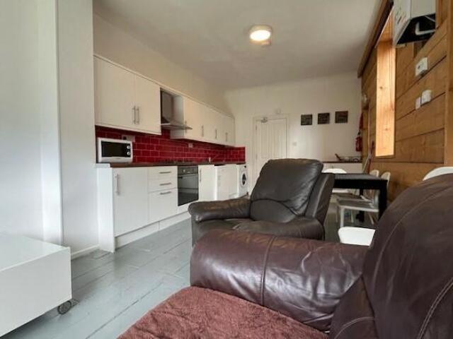 Cottage for rent in Follaton, Strode