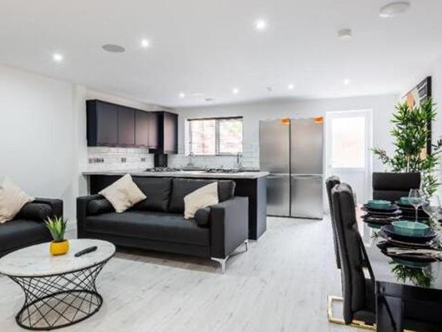 House for rent in Calderstones