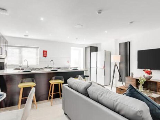 House for rent in Calderstones