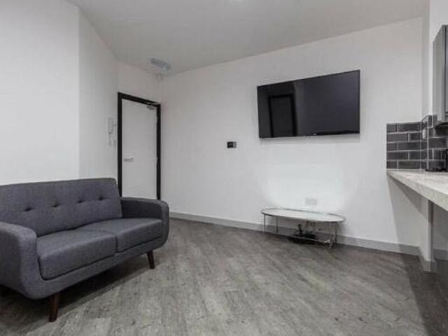 House for rent in Calderstones