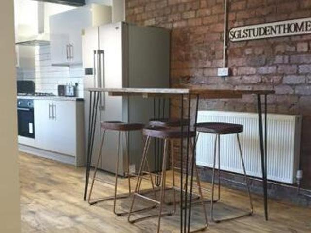 House for rent in Calderstones