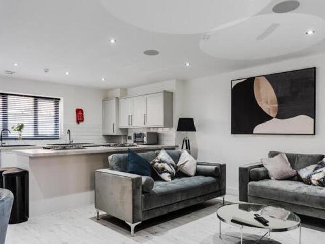 House for rent in Calderstones