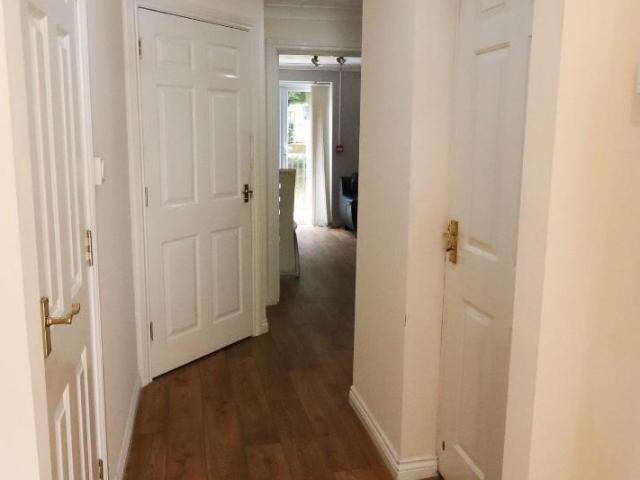 Terraced House for rent in Paxton
