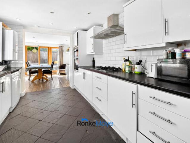 Cottage for rent in London Borough of Lambeth, Greater London