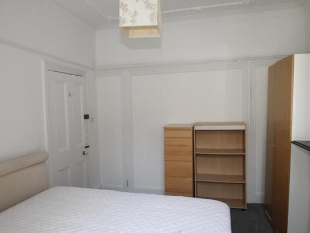 Cottage for rent in Follaton, Strode