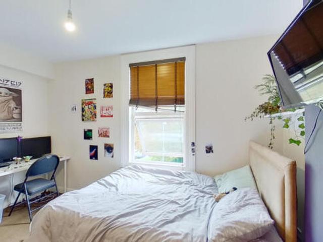 Cottage for rent in Burley, West Yorkshire