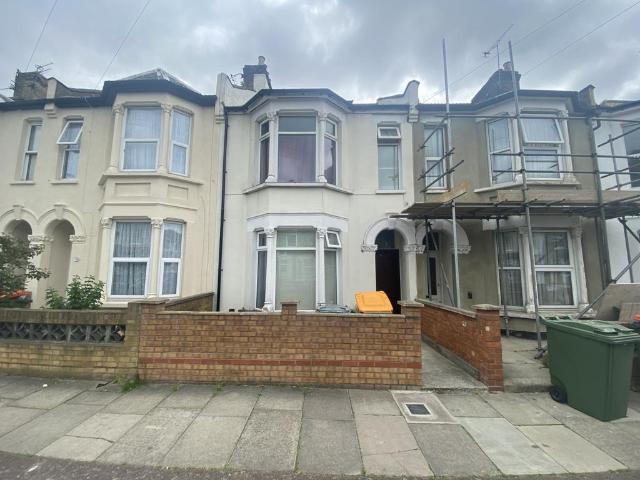 House for sale in West Ham, Greater London