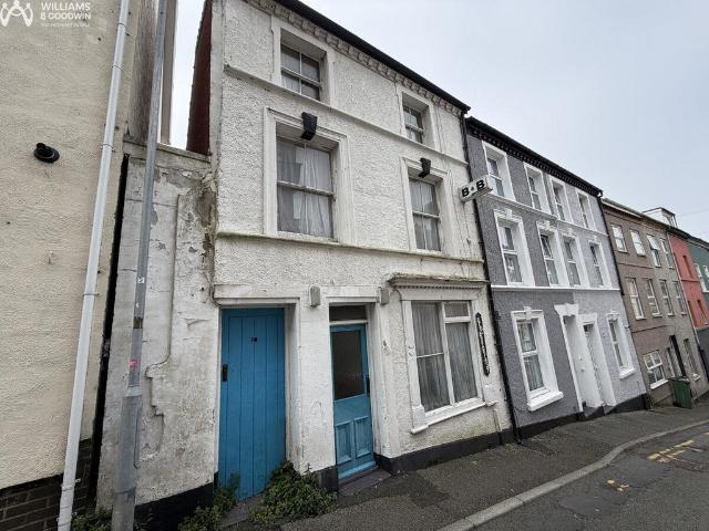 House for sale in Caernarfon