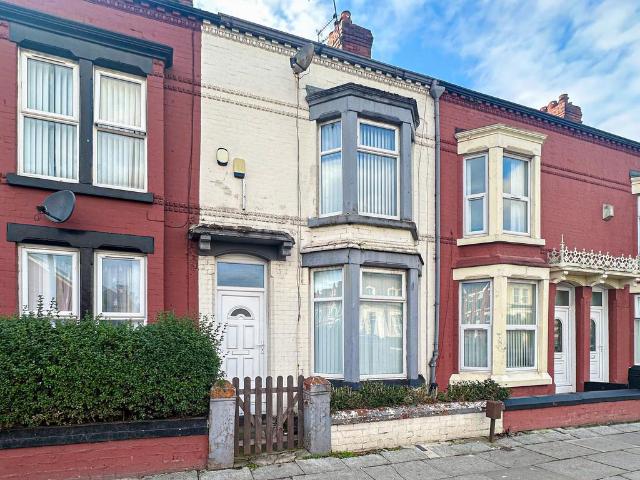 House for sale in Elm Park, Calderstones